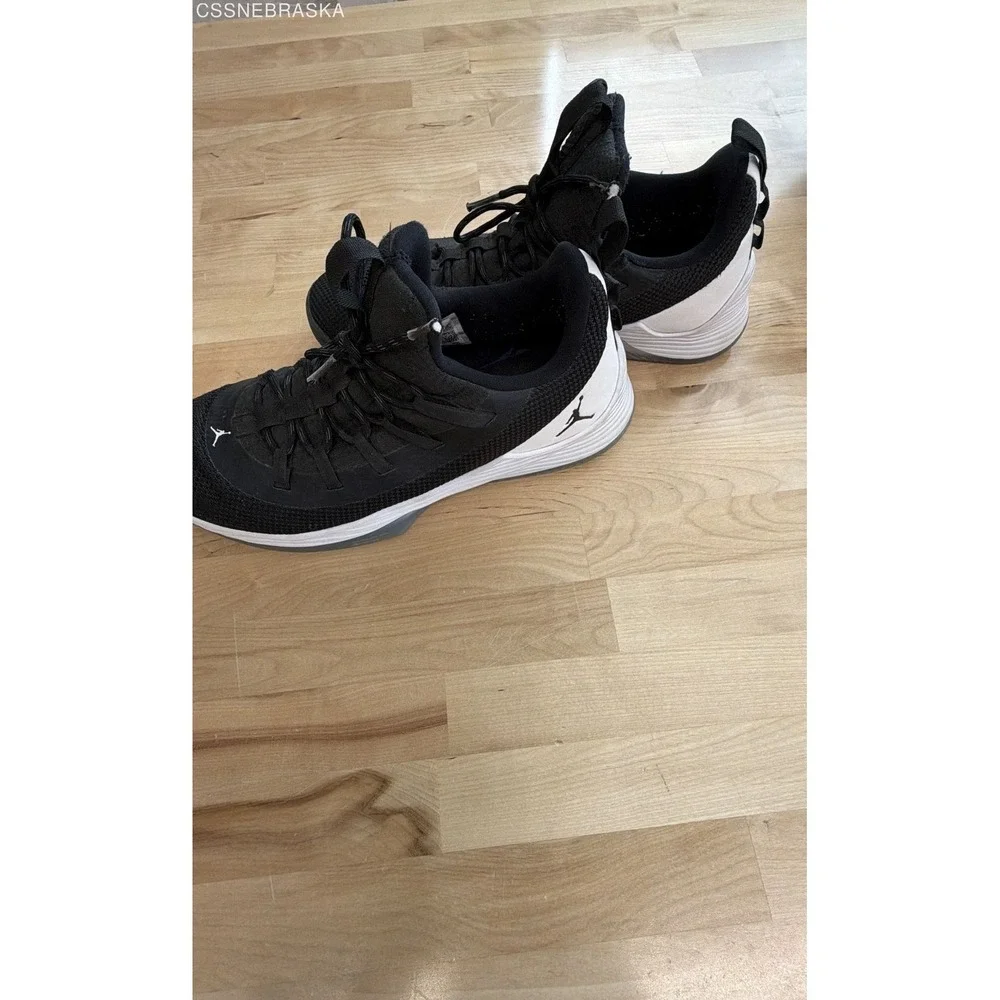 Jordan Ultra Fly‎ 2 Low Black White Basketball Sneakers Men's Size 10.5